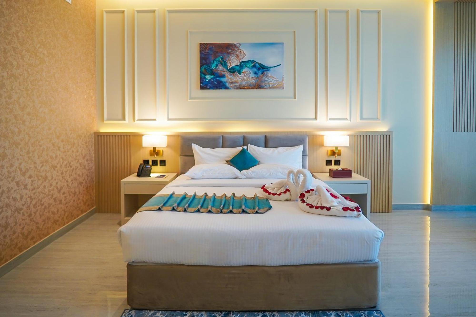 Concorde Creek View Hotel Bur Дубай Екстериор снимка