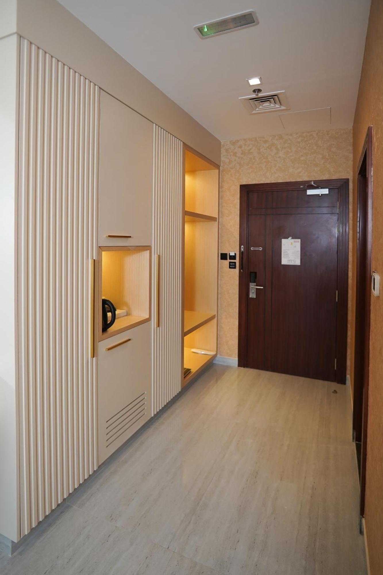 Concorde Creek View Hotel Bur Дубай Екстериор снимка