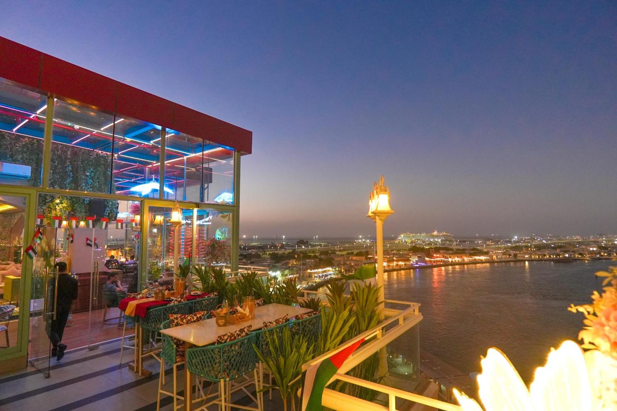 Concorde Creek View Hotel Bur Дубай Екстериор снимка